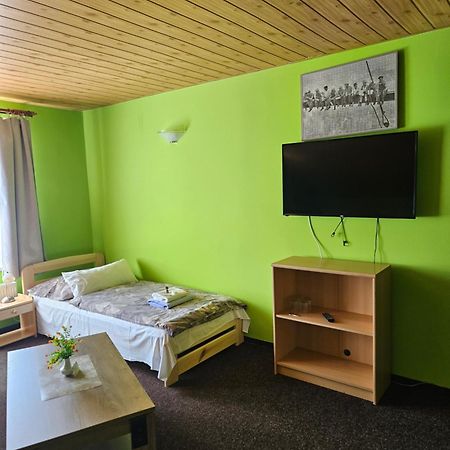 Guest House Pod Lesem Merklín Extérieur photo