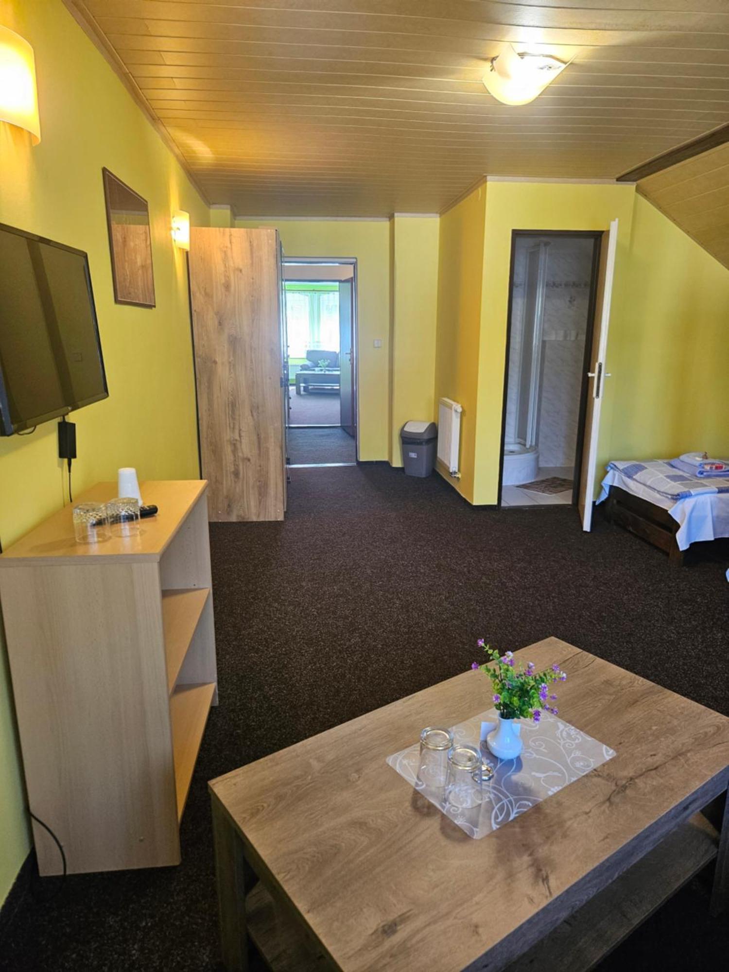 Guest House Pod Lesem Merklín Extérieur photo