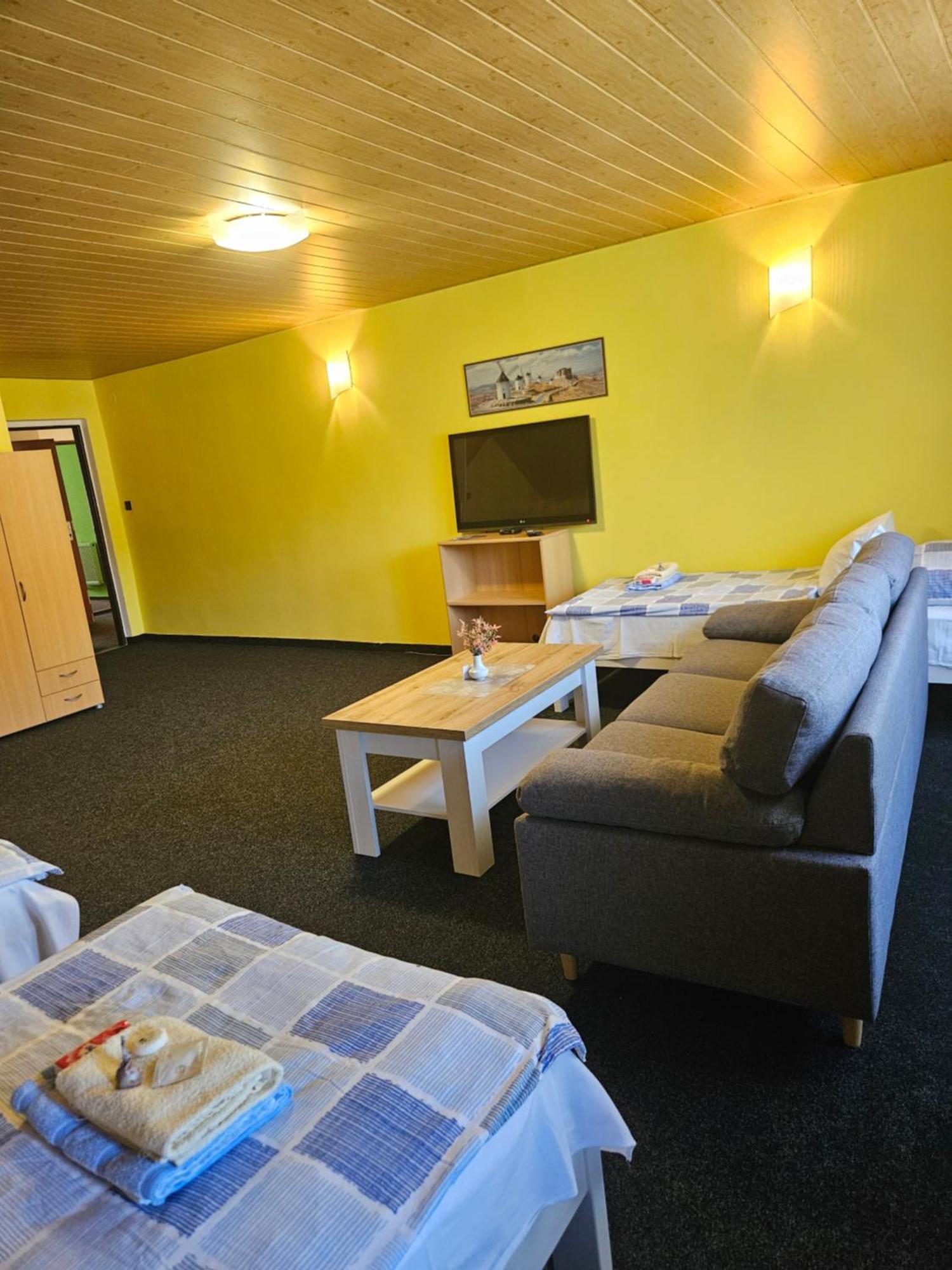 Guest House Pod Lesem Merklín Extérieur photo