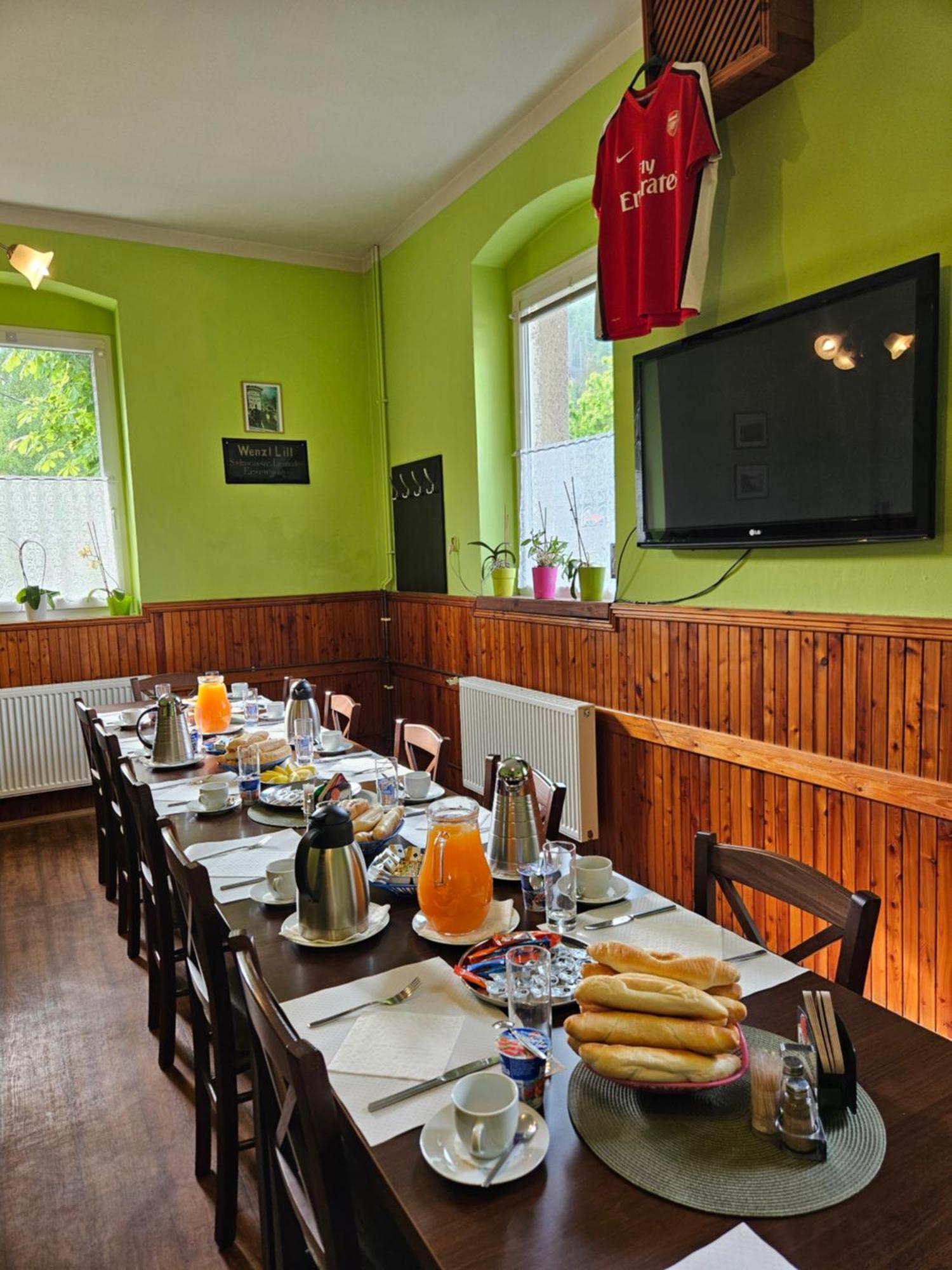 Guest House Pod Lesem Merklín Extérieur photo